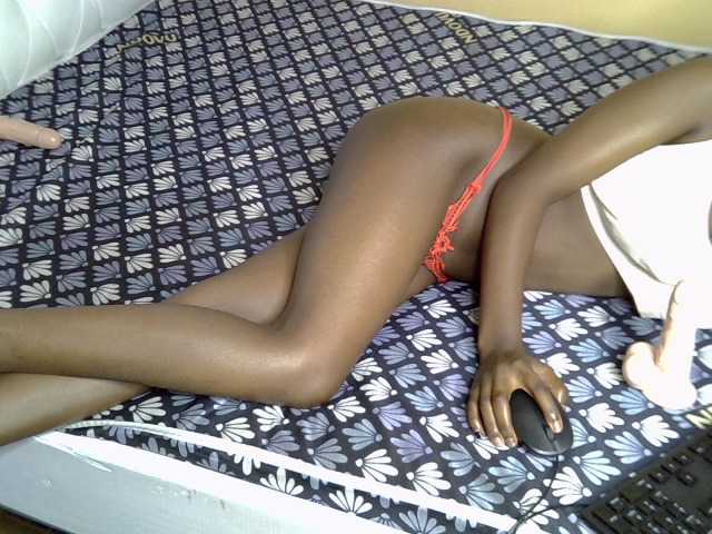 PetiteAlluree live cam on BongaCams