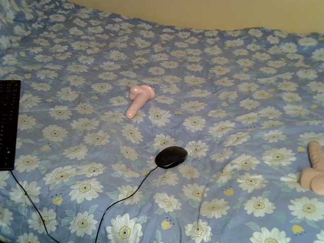 PetiteAlluree live cam on BongaCams