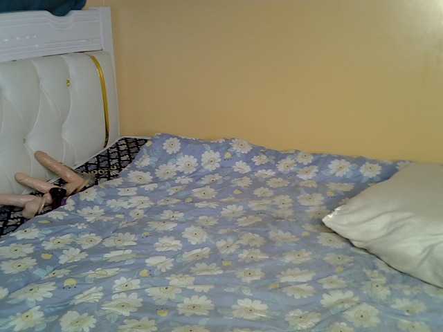 PetiteAlluree, live now on BongaCams