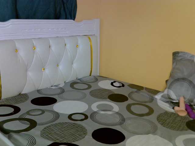 PetiteAlluree live cam on BongaCams