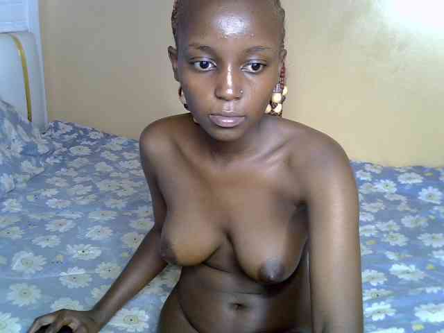 Model: PetiteAlluree
