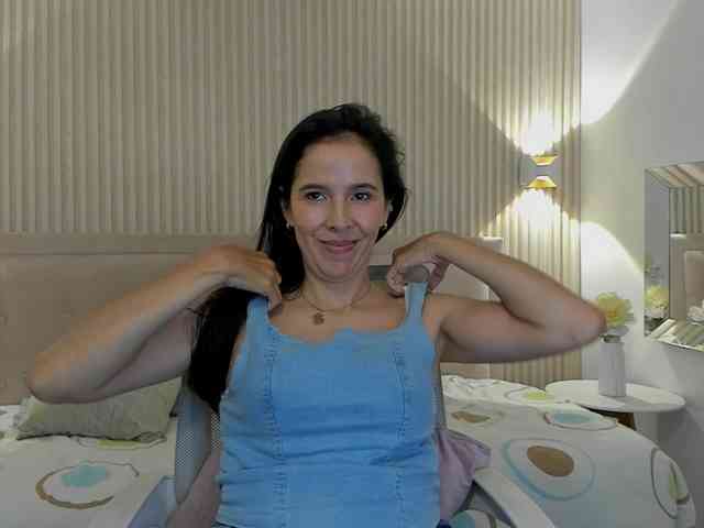 Christinee webcam