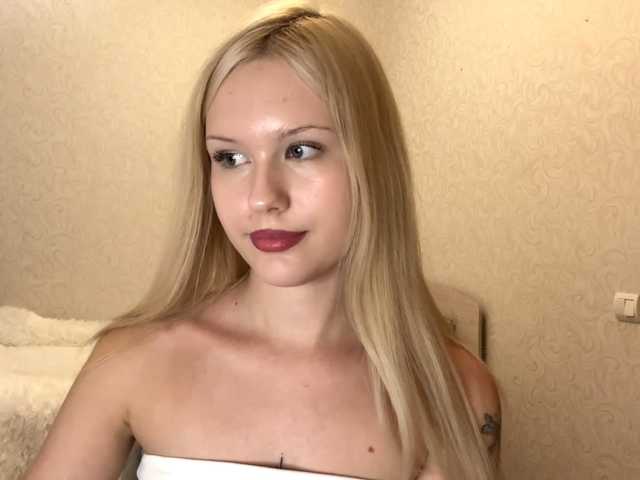 le modèle Lissexyyy est en webcam porno dans un show sur le site bongacams, il possède les tags suivants: White/Caucasian,Blonde,Shaved