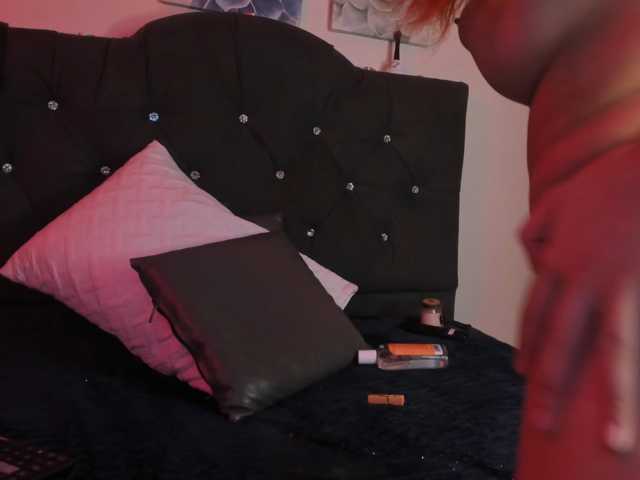rayven-black live cam on BongaCams