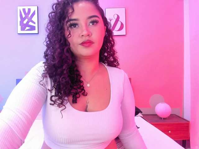 MaryWells live cam preview