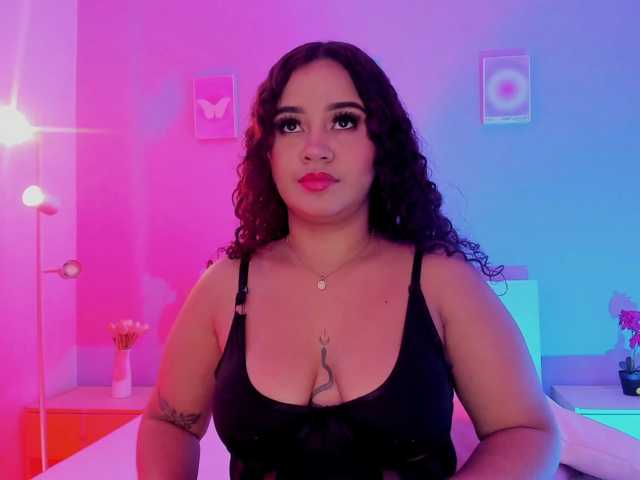 MaryWells live cam preview