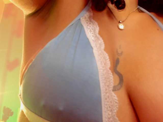 MaryWells live cam preview