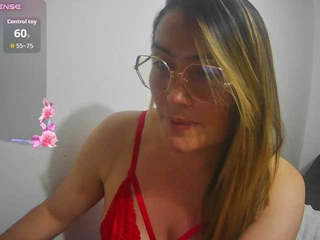 luciasexy2 live cam on BongaCams