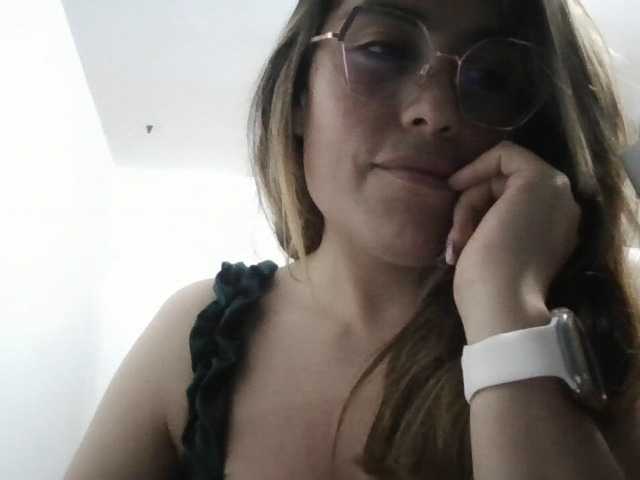 luciasexy2, en directo ahora en BongaCams