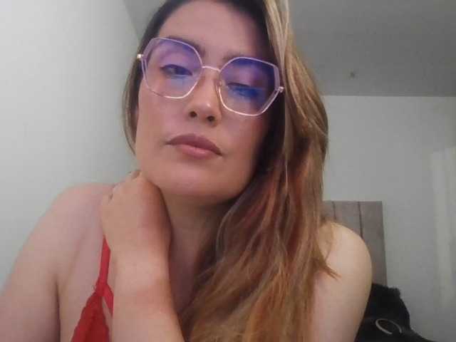 luciasexy2 live cam on BongaCams