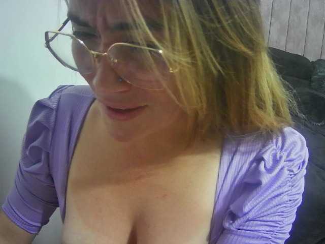 Luciasexy2 live cam