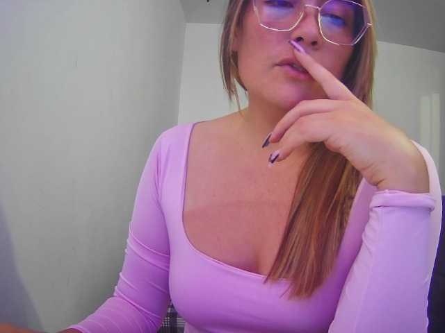 luciasexy2, en vivo ahora en BongaCams