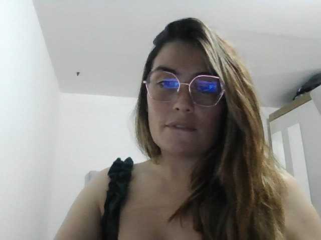 luciasexy2, en directo ahora en BongaCams