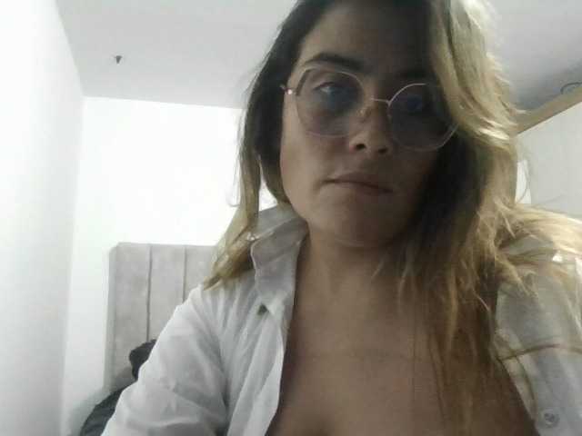 luciasexy2 live cam preview