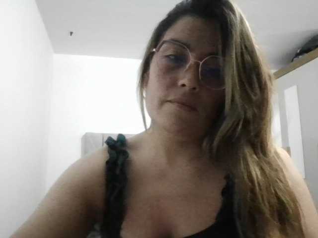luciasexy2 live cam preview