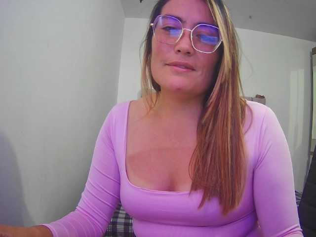 luciasexy2 live cam on BongaCams