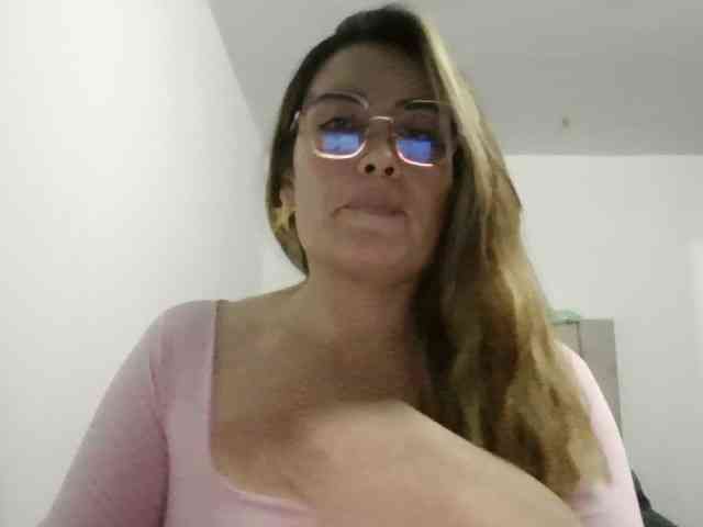 luciasexy2 webcam