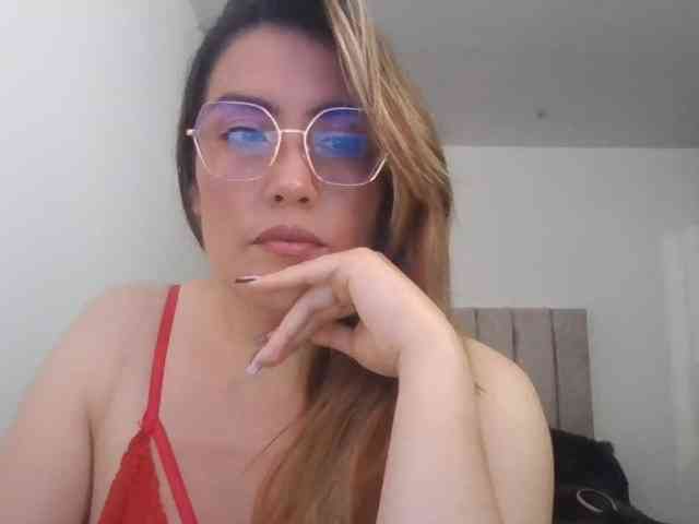 luciasexy2 webcam