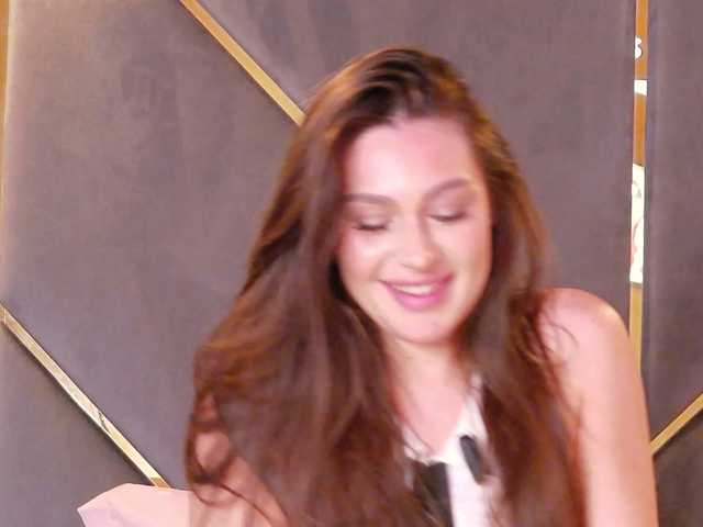 CristalSky05, en directo ahora en BongaCams