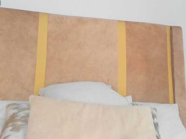 MavieCooper webcam