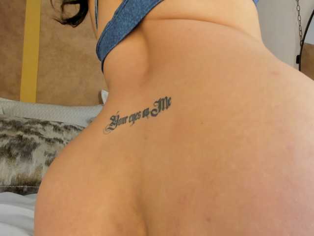 maviecooper live cam on BongaCams