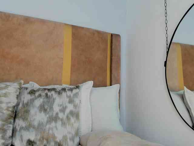 MavieCooper webcam