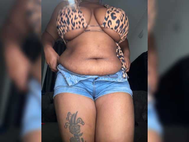 KinkyArya live cam