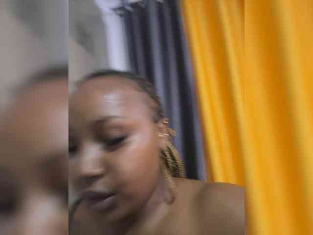 KinkyArya webcam