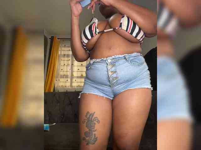 KinkyArya webcam