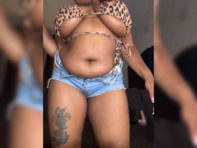 Model: KinkyArya
