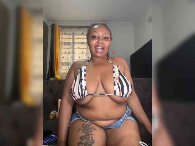 KinkyArya