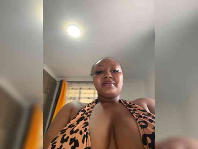 KinkyArya
