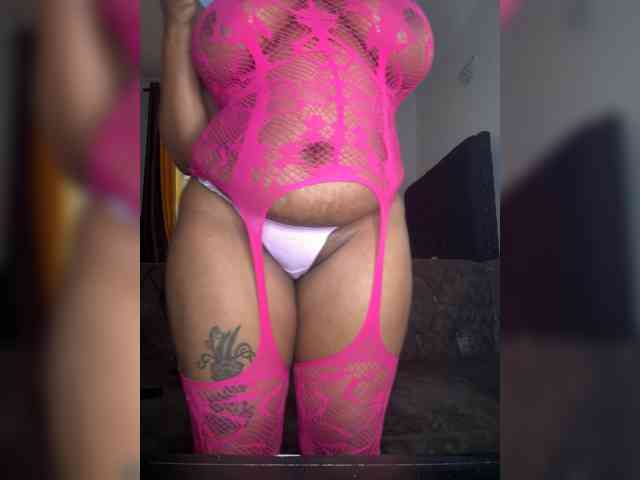 KinkyArya