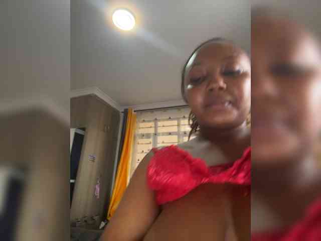 KinkyArya webcam