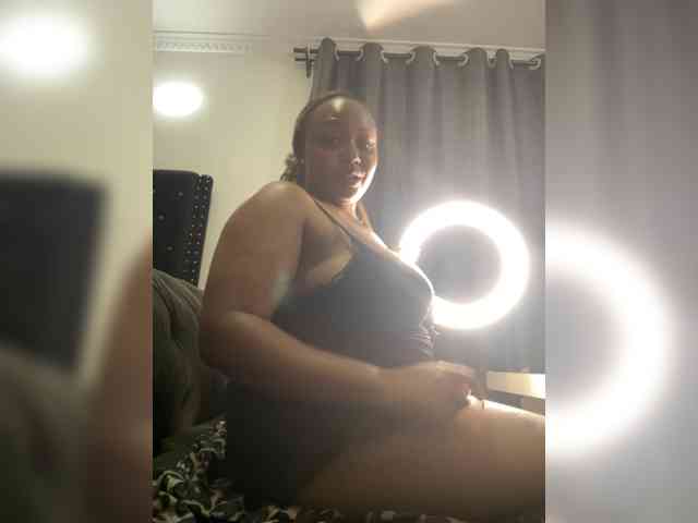 KinkyArya