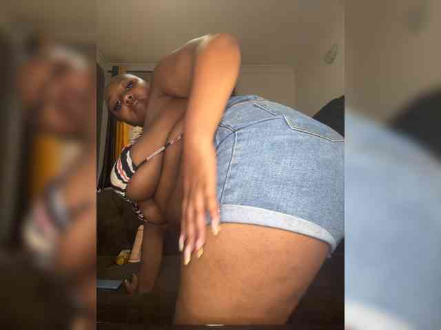 KinkyArya