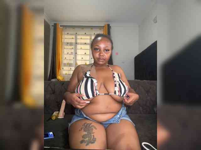 KinkyArya