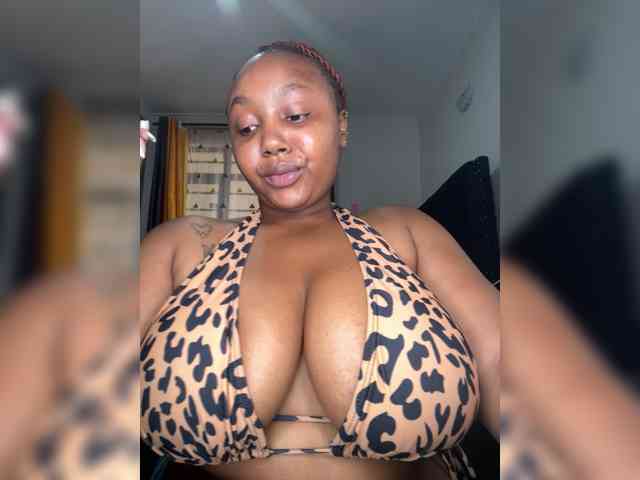 Model: KinkyArya