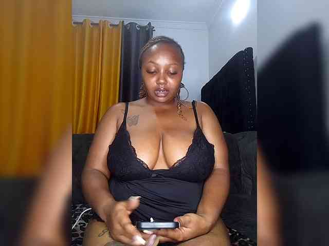 KinkyArya