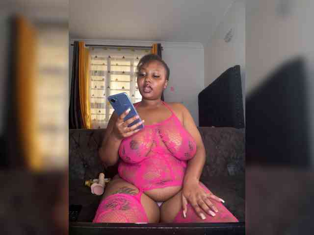 KinkyArya