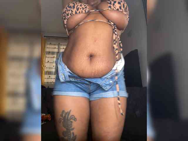 KinkyArya KinkyArya