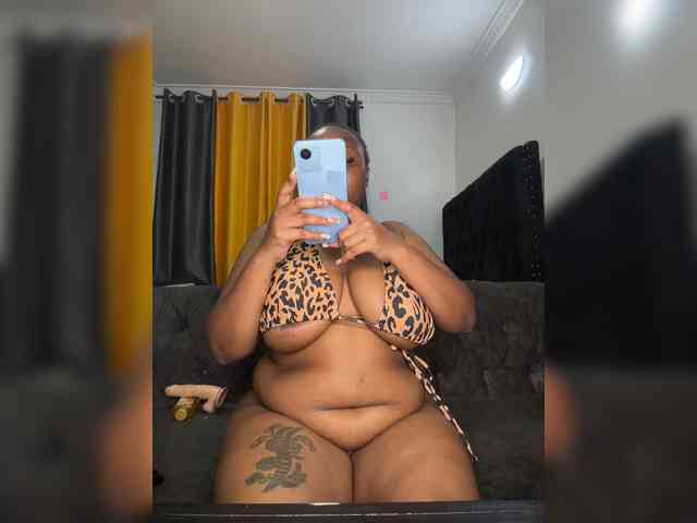 KinkyArya