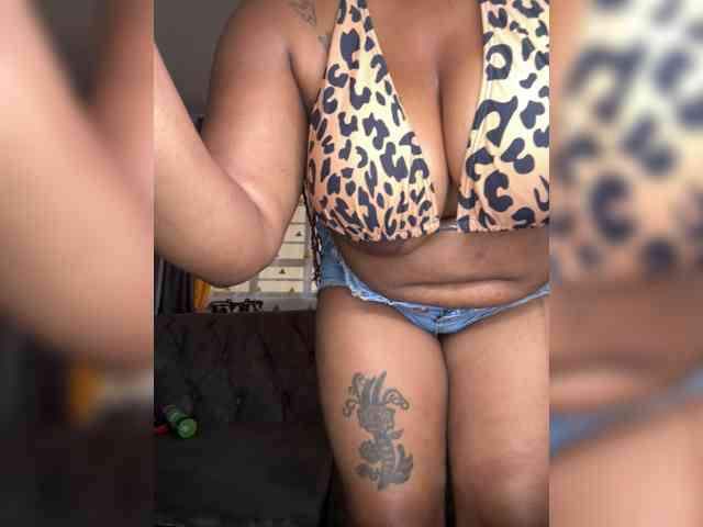 KinkyArya
