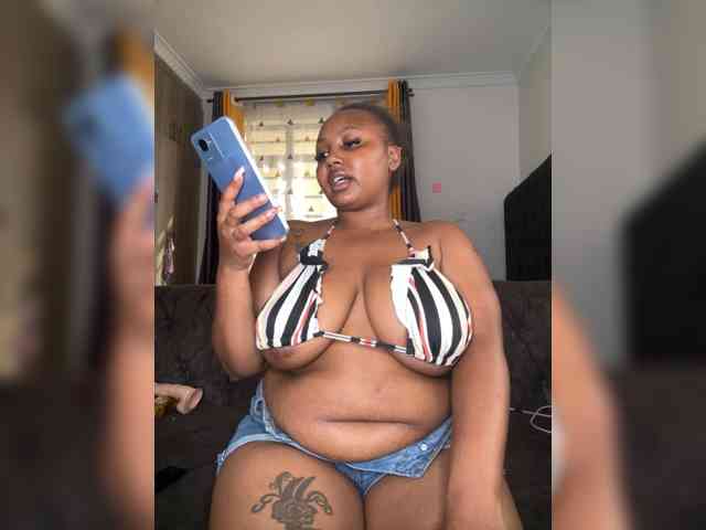 KinkyArya webcam