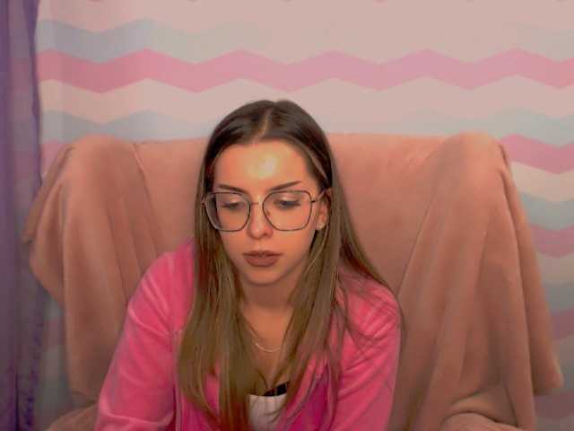 AliceLovelly live cam on BongaCams