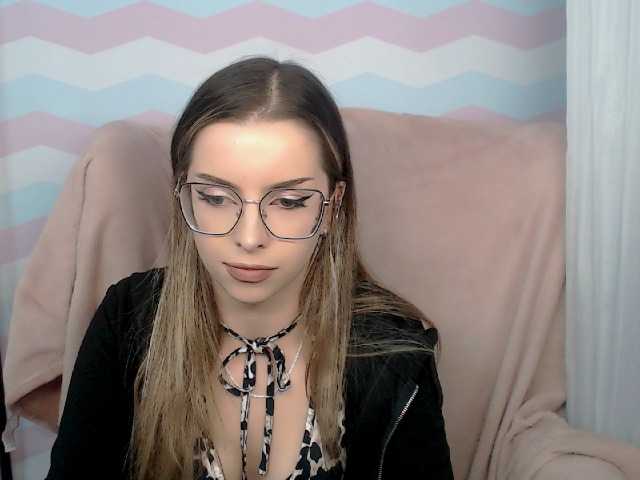 AliceLovelly live cam on BongaCams