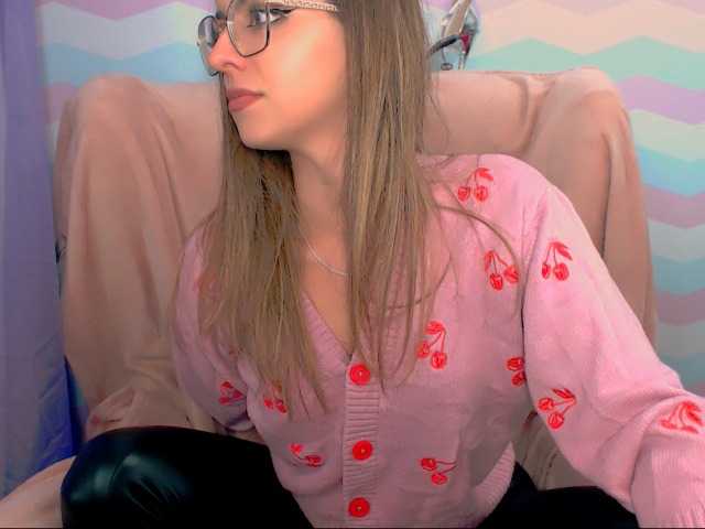 AliceLovelly live cam on BongaCams