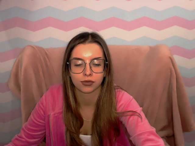 AliceLovelly live cam on BongaCams