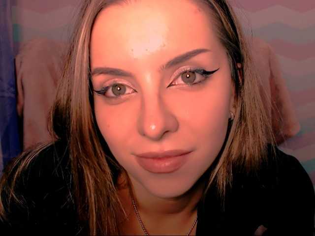 AliceLovelly live cam on BongaCams