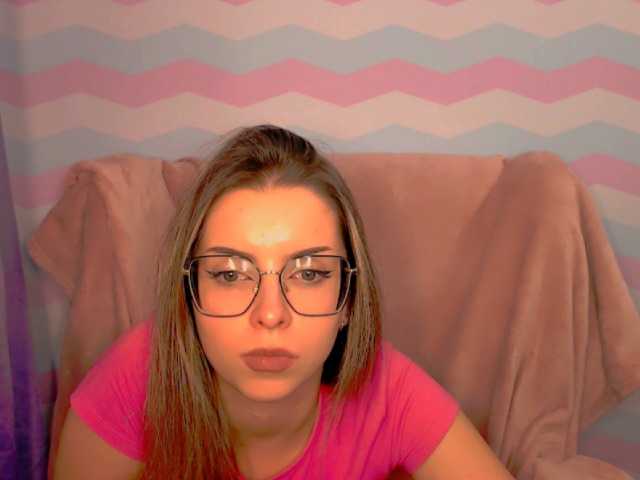 AliceLovelly live cam on BongaCams